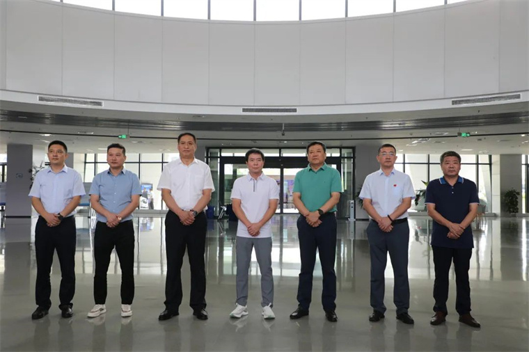 九游娱乐Nineame官方网站体育陪同舒华体育来滨考察体育产业发展情况