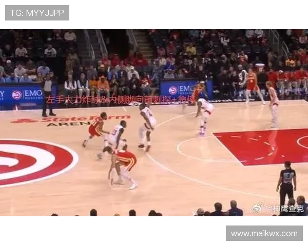 普尔无球跑动牵扯对方轮换拉开三分空间